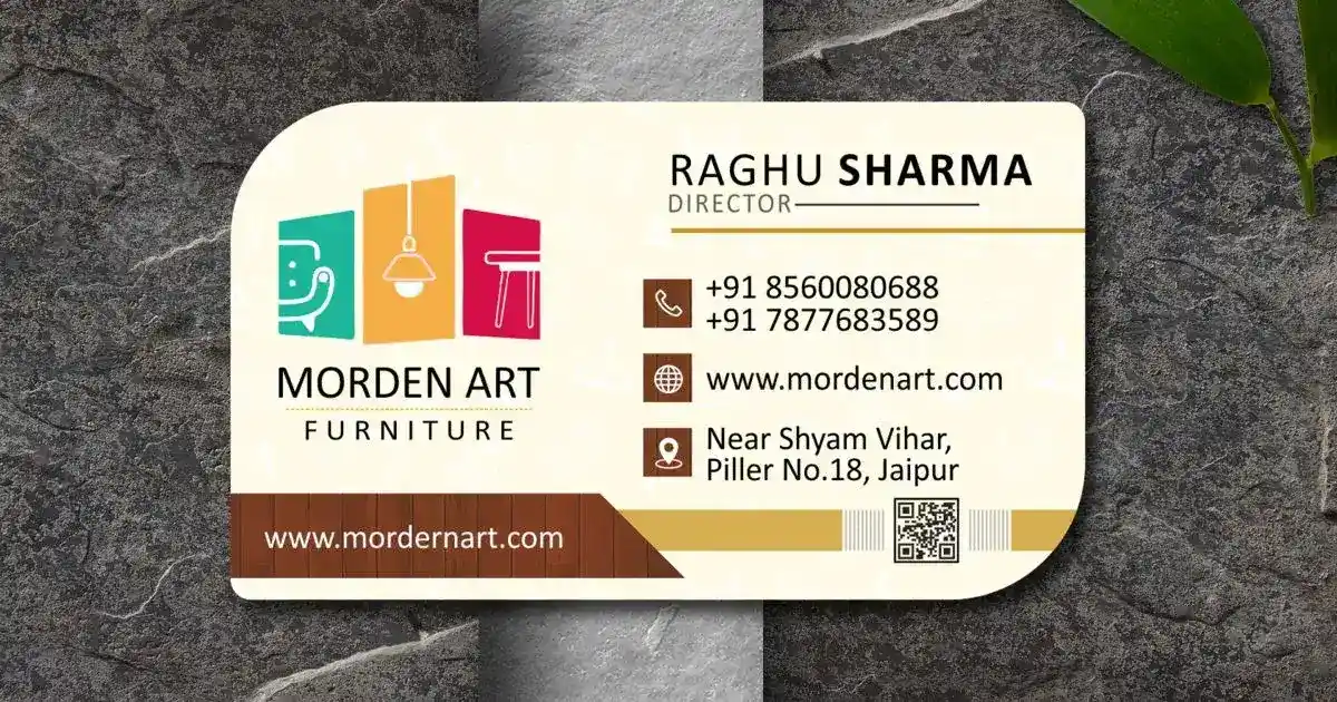Close-up of 2 round corner visiting card showing premium matte finish and metallic gold foil - Printend